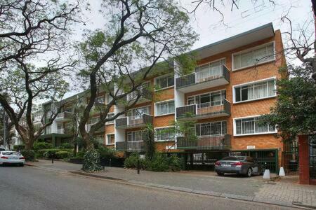 Modern Apartment In Rosebank Johannesburg Dış mekan fotoğraf